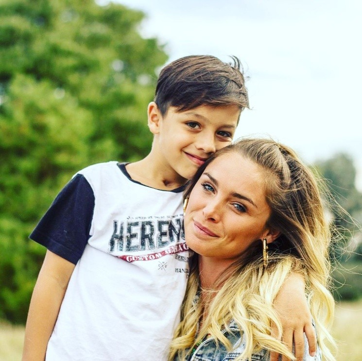 Catalina Artusi con su hijo, Baco