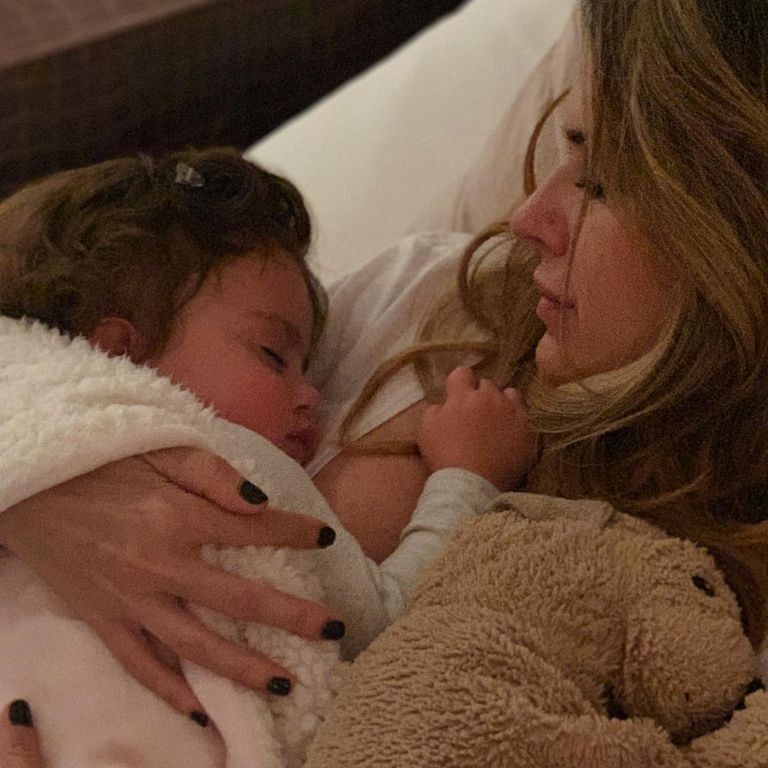 Isabel Macedo compartió una foto en la que se la puede ver junto a su hija Belita, cuando tenía un año.