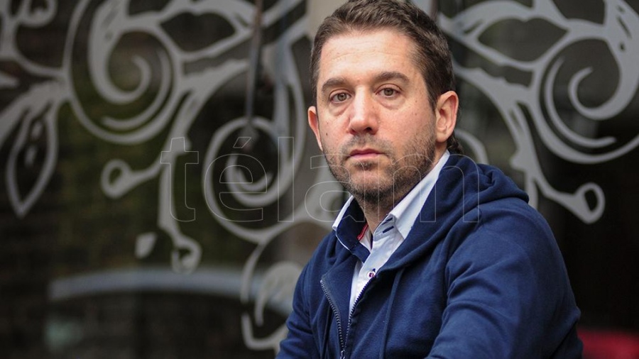 Escritor Julian Gorodischer Esa plebeya mirada de reina Foto Maria Candelaria Lagos