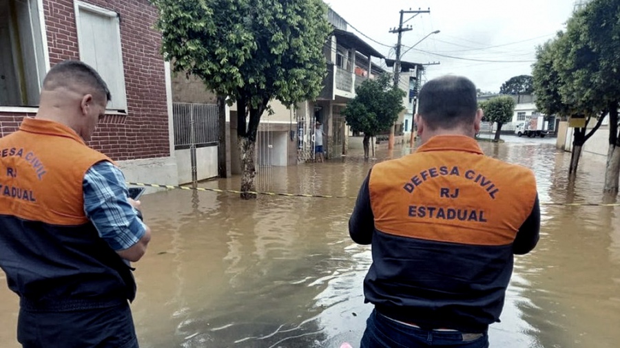 En cuatro horas Petrpolis recibi el equivalente a las lluvias que espera para todo febrero Foto Agencia Brasil