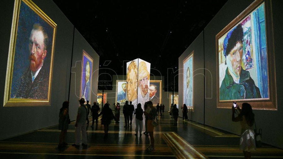 Las muestras inmersivas son un xito rotundo con puestas dedicadas a Klimt Monet Frida Kahlo y Van Gogh entre otras Foto Alejandro Amdan