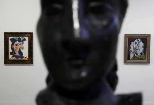Dos espléndidos Picassos de la Fundación Beyeler en la Academia de Bellas Artes. A la izquierda, &#039;Busto de mujer con sombrero (Dora)&#039;. A la derecha, &#039;Mujer que llora&#039;