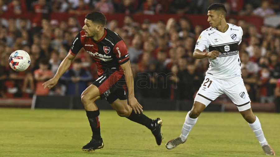 Newells se llev una buena victoria ante Platense foto Sebastin Granata 