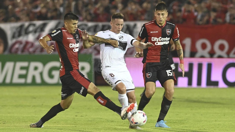 Newells se llev una buena victoria ante Platense foto Sebastin Granata 