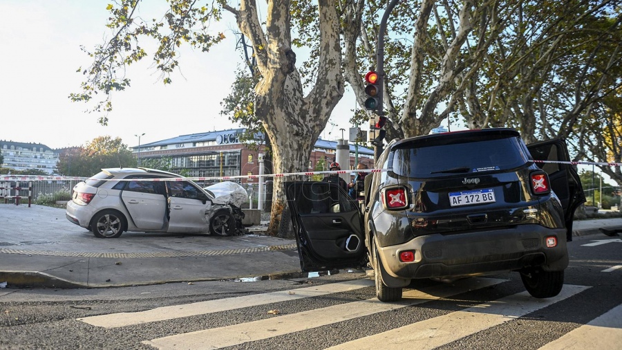 El Audi termin impactando contra un rbol Foto Leo Vaca