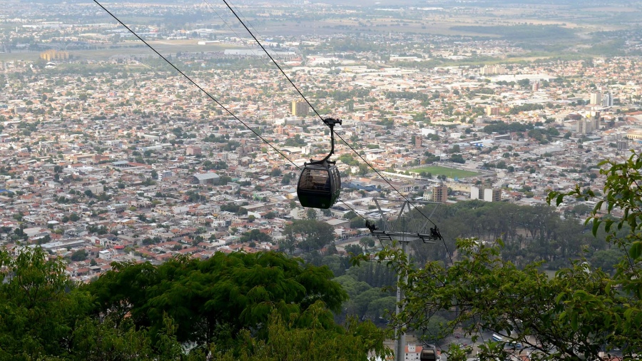 Salta desde el cerro San Bernardo Foto Luis Cornu