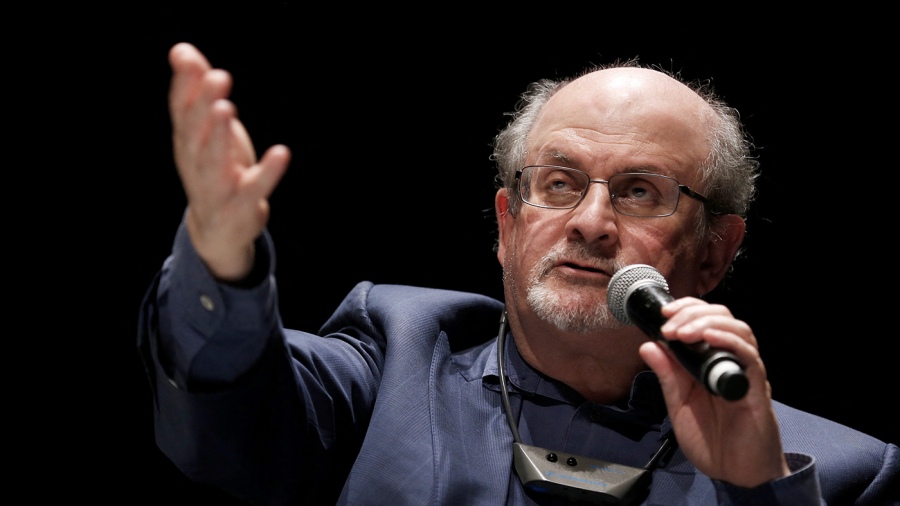 Rushdie permanece hospitalizado en grave estado en Nueva York Foto AFP