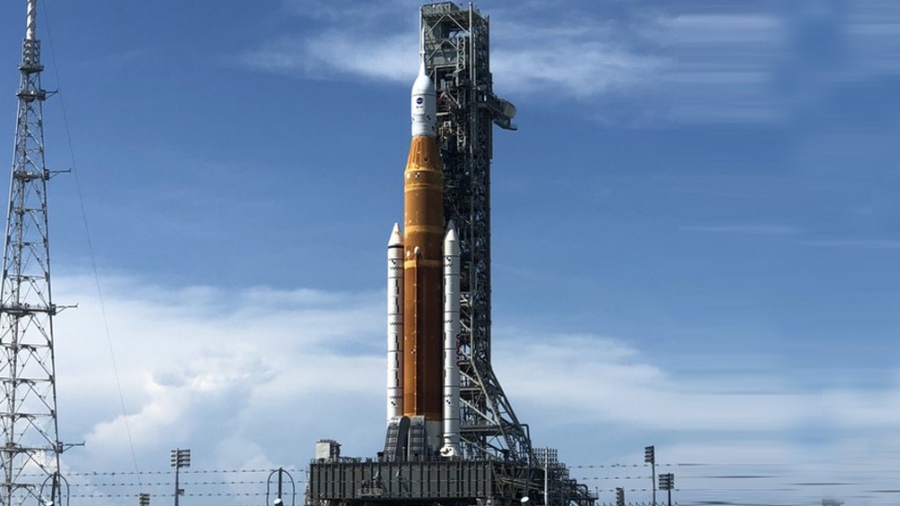 Para el despegue se utilizar el cohete ms poderoso de la NASA con una altura 98 metros