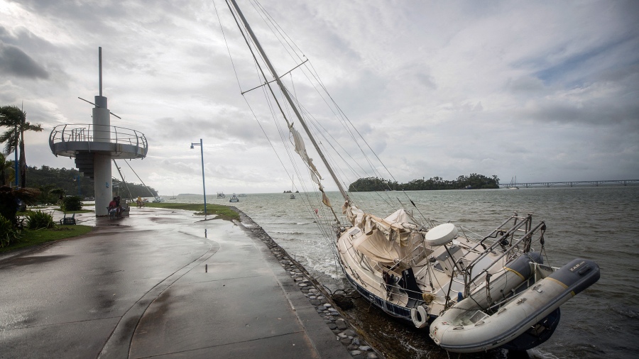 Puertos destrozados por el paso del huracn Foto AFP