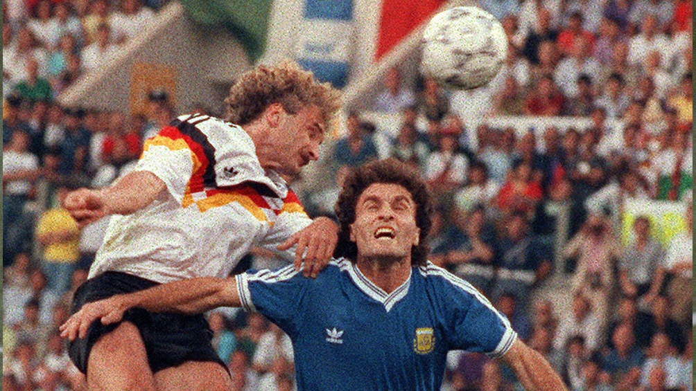 Ruggeri en el Mundial Italia 90 Argentina Alemania Foto Archivo