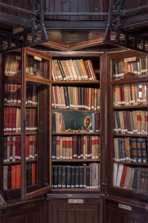 Foto Assum Preto Lucas Arruda Biblioteca del Ateneo de Madrid Miguel de Guzmn