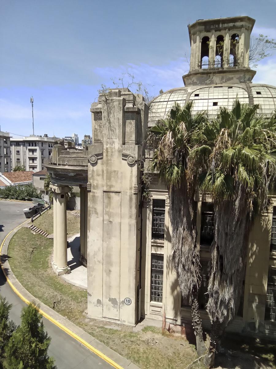 El edificio patrimonial fue construido en virtud de la Ley 6286 sobre la celebracin de los festejos del centenario 