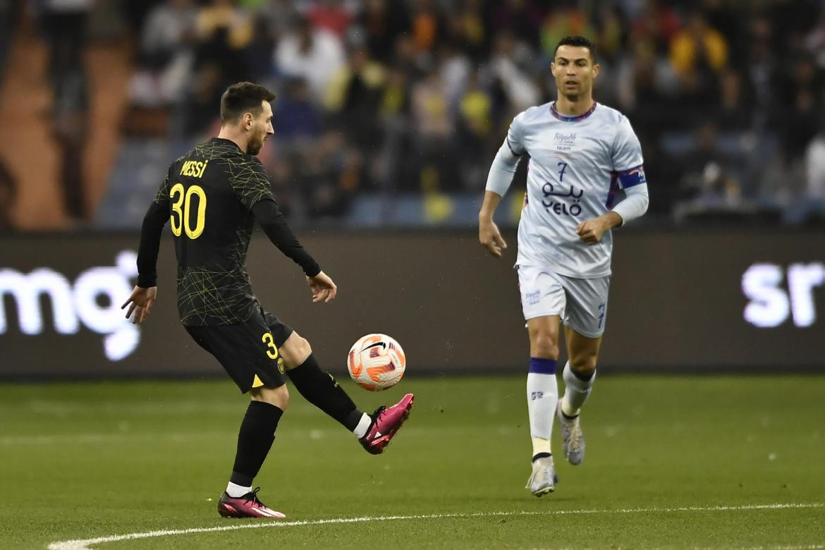 Lionel Messi y Cristiano Ronaldo; amistoso internacional. Foto: EFE.